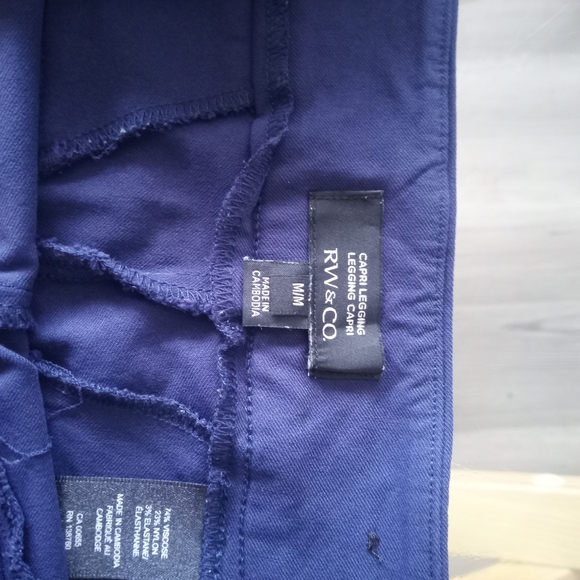 RW&CO. Navy Capri Slacks - Picture 2 of 3